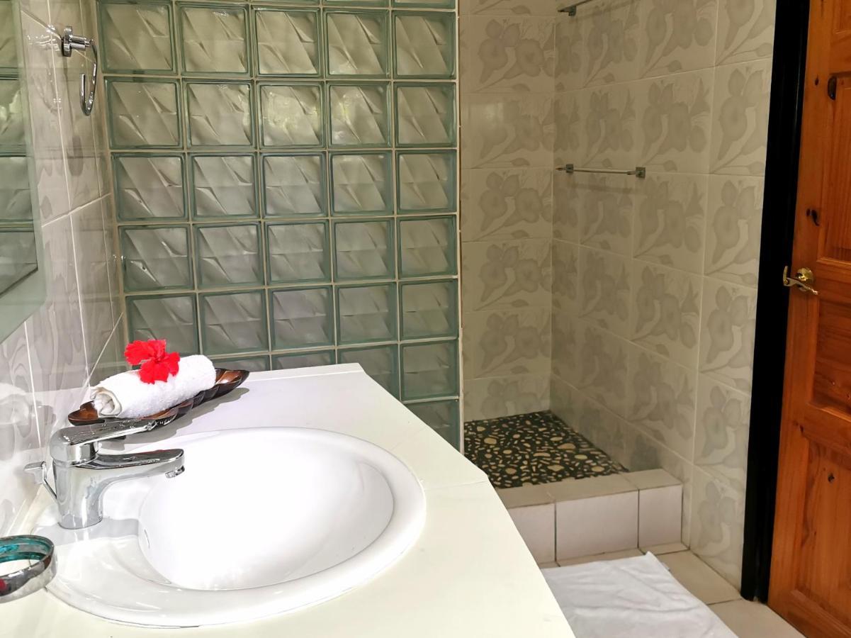 Chez Marva Grande Villa Coco 3 A 12 Personnes La Digue Luaran gambar